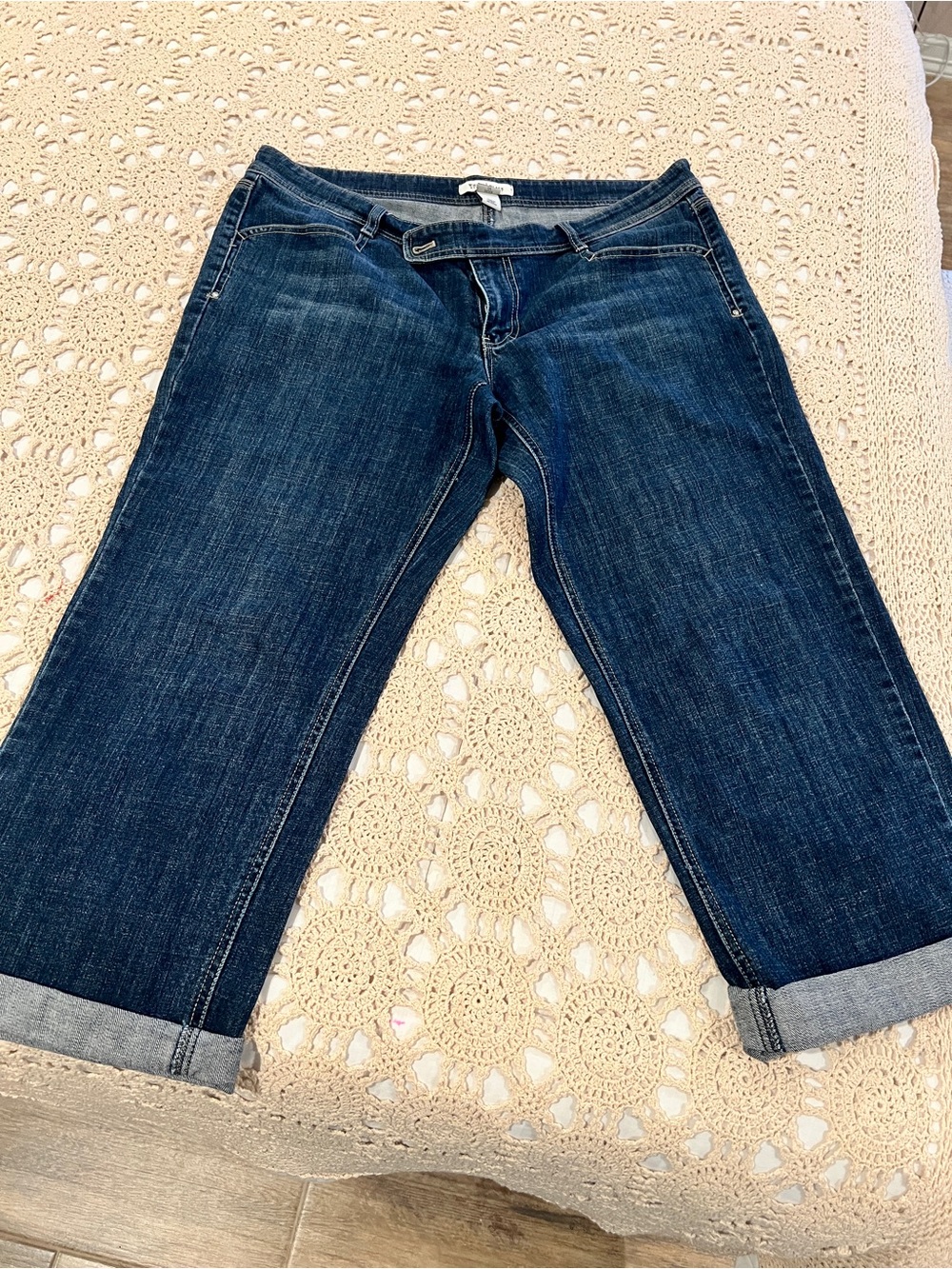 White House Black Market Dark Blue Boyfriend Crop Jeans on